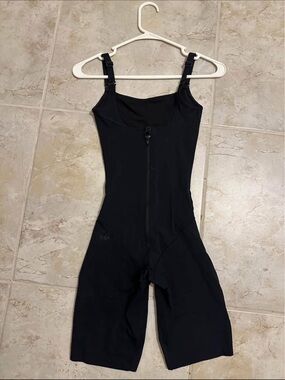 High-Waist Black Shapewear Bodysuit with Bust Support